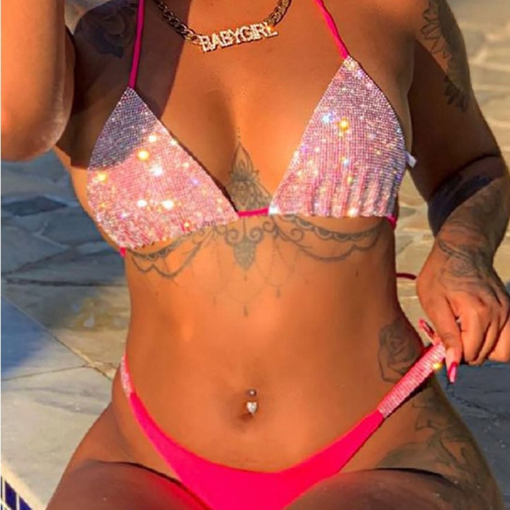 Bikini - Picture 2 of 4